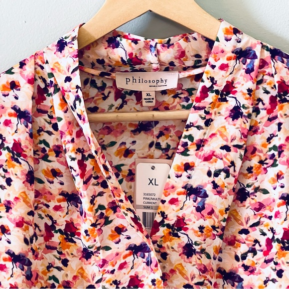 Philosophy Tops - ✨ NWT Philosophy Liberty Floral Tulip Split Sleeve Popover Blouse